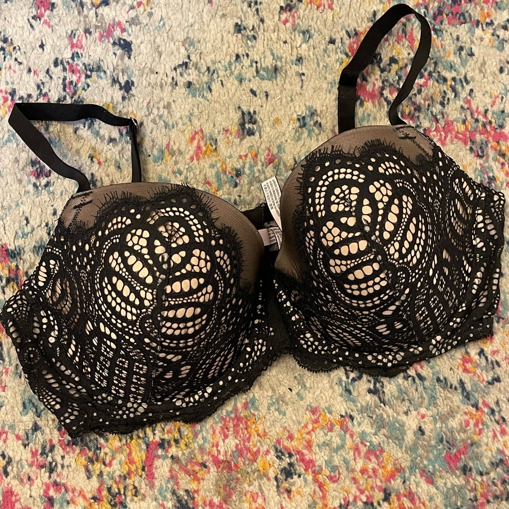 VS Dream Angels Demi Bra - Picture 3 of 10